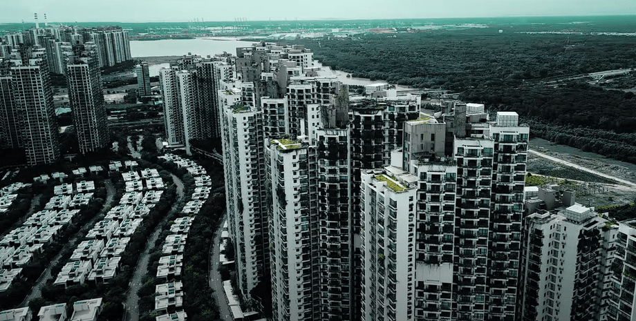 Заброшенные высотные жилые кварталы в Малайзии, типичный пример современного "города-призрака"