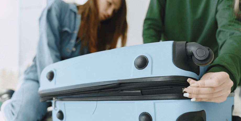 Эксперт Ясмин Пекель посоветовала всегда иметь в чемодане одну дешевую вещь