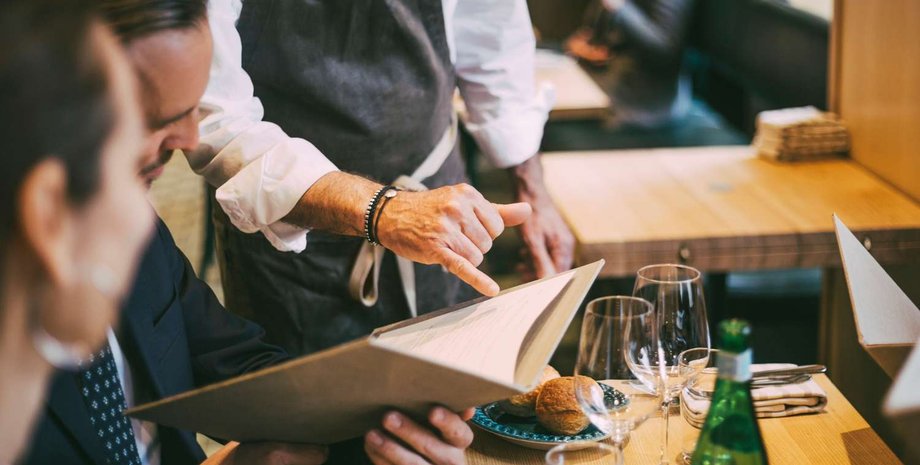 Доброе намерение оплатить обед в ресторане обернулся бумерангом против мужчины: что произошло