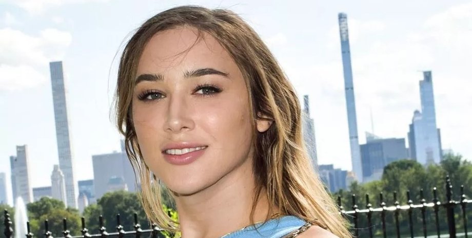 Девушка бросила будничных друзей ради миллионеров