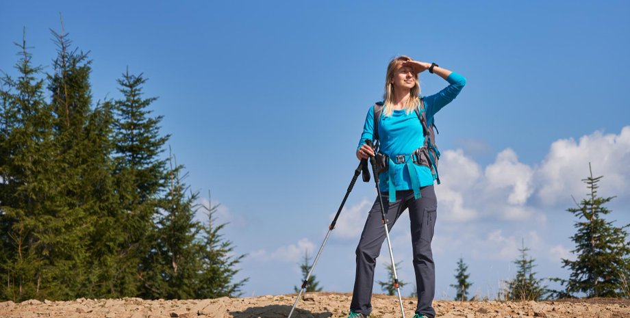 "Кто-то наблюдал": женщина гуляла по горам и наткнулась на жуткую находку в пещере