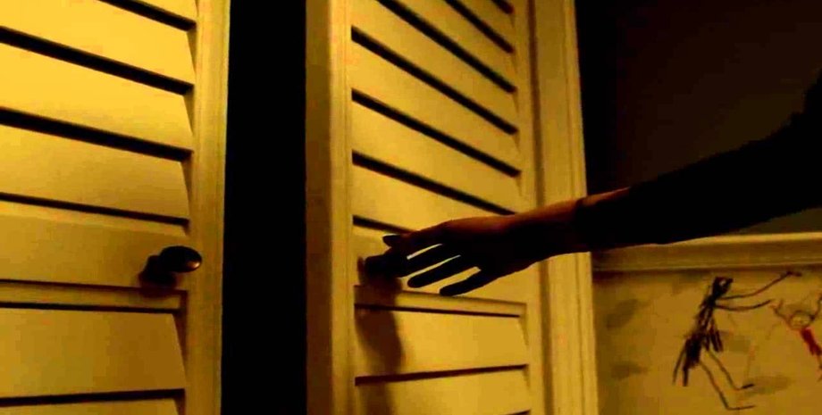 Женщина обнаружила на чердаке жуткую находку: напоминает настоящий фильм ужасов