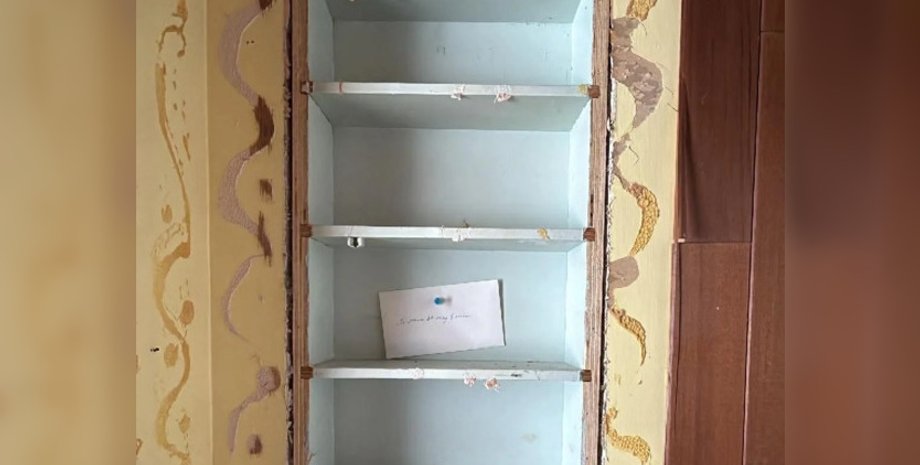 Мужчина делал ремонт и нашел послание из прошлого: от прочитанного у него отняло речь (фото)