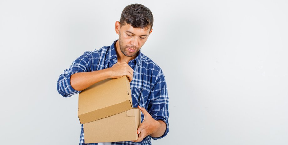 Мужчина купил "набор" в благотворительном магазине за копейки: реальная цена обогатила его