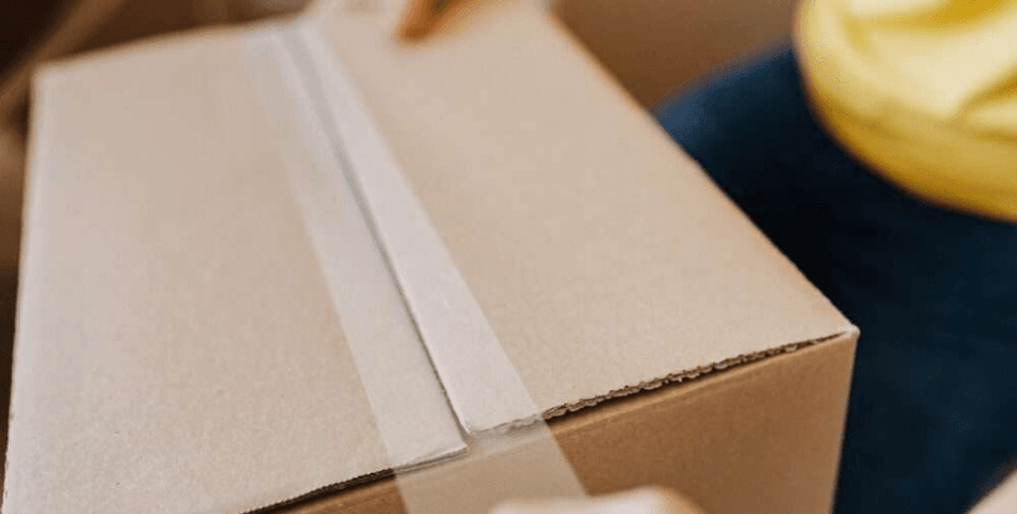 Непутевый поступок соседа с ее посылкой посылки заставил женщину перейти к мести