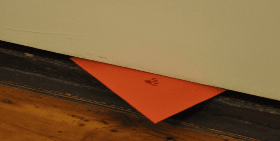 Мужчина получил записку от руки и был поражен просьбой соседки