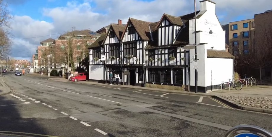 Пугают всех до смерти: блогерша посетила десятки заведений с привидениями перед Хэллоуином