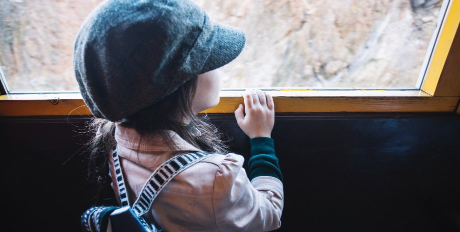 Школьница проехала остановку автобуса и заплакала: то, что сделал водитель, никто не ожидал