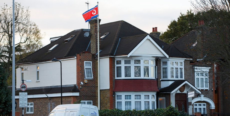 "Замечательные соседи": британцы рассказали о жизни дипломатов самой закрытой страны мира