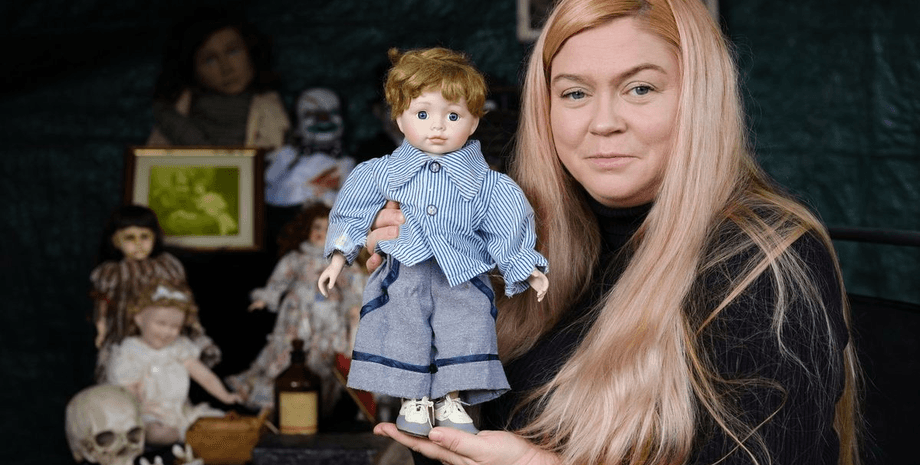 Женщина купила проклятую куклу для своей коллекции: та приносит массу несчастий