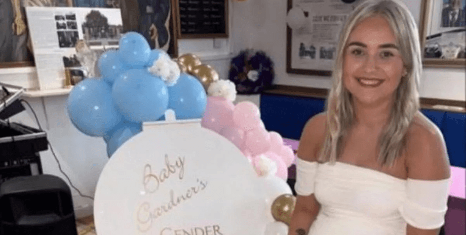 Пранк обернулся провалом: женщина притворялась беременной 9 месяцев и "родила" куклу